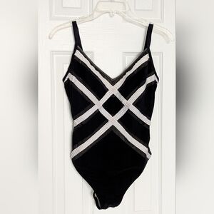 Gottex Women's (12) Black 1-Piece Figure-Flattering Swimsuit/Bathing Suit